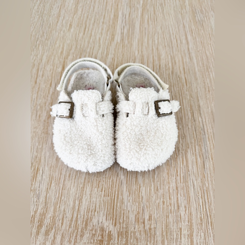 Capelli of New York Cream Sherpa Baby Walker Shoes with Buckle